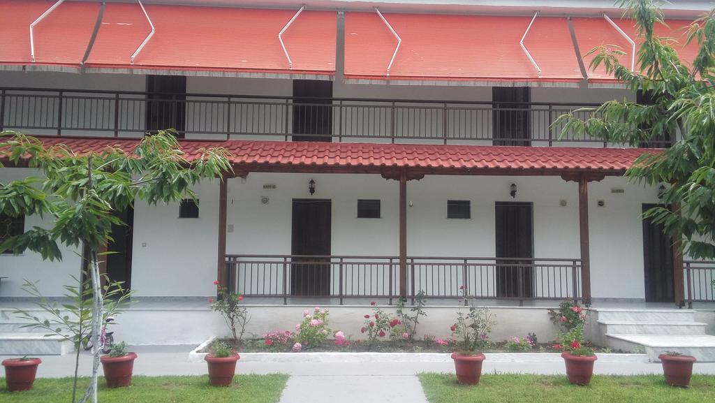 Georgoulas Apartments Paralia Skotinis Exterior photo